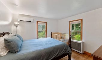 104 Knotty Oak Rd, Coventry, RI 02816