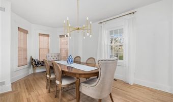 17 Old Beach Rd, Newport, RI 02840