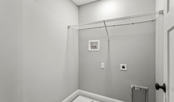 91 Raymond Rd, Auburn, NH 03032