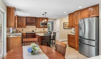 91 Woodridge Dr, North Kingstown, RI 02874