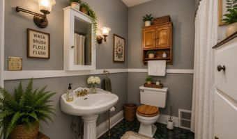 215 N Cedar St, Allegan, MI 49010