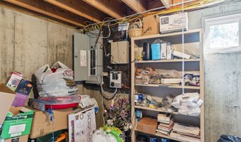 146 Parkwood Dr, Augusta, ME 04330