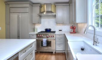 8 Rebel Ln, Darien, CT 06820