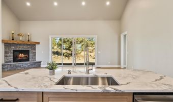 65299 85th St, Bend, OR 97703