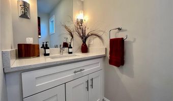 24 Stockholm St, Newport, RI 02840