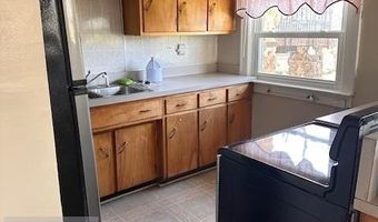 201 W Broadway, Athens, WV 24712