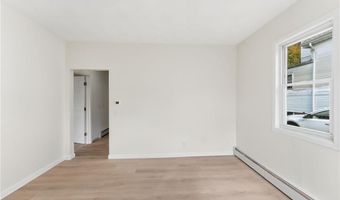 26 Alto St, Cranston, RI 02920