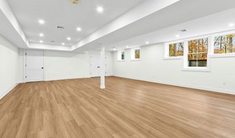 20 Marianne Rd, Darien, CT 06820