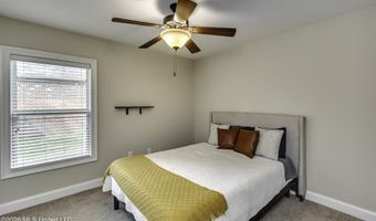 128 W Pinebrook Dr, Brandon, MS 39047