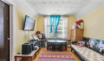 75 Read Ave, Lincoln, RI 02865