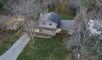 1960 PALISADES Dr, Appleton, WI 54915