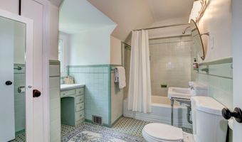 5204 WESTWOOD Dr, Bethesda, MD 20816