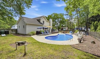 482 CLIFTON Ave, Bayville, NJ 08721