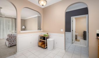 2906 N Knightsbridge Cir, Ann Arbor, MI 48105