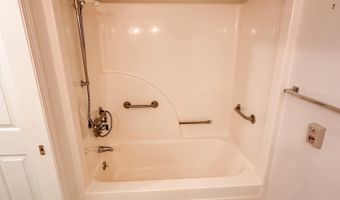 2212 Hamilton Dr, Ames, IA 50014