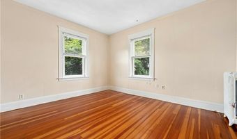 39 Ferncliff Ave, North Providence, RI 02911