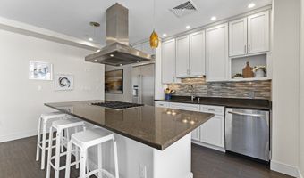 101 Broad St 8B, Boston, MA 02110