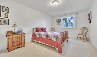 211 Emerald Meadows Dr, Arnolds Park, IA 51331