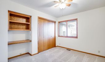 118 Chapel Dr, Andover, KS 67002