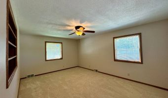 1005 3rd St, Britton, SD 57430
