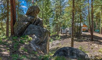 15 Little Donner Dr, Cascade, ID 83611