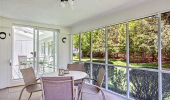 11 Henry Dr, Barrington, RI 02806