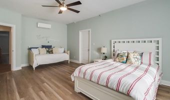 13 Chantilly Ter, Bay St. Louis, MS 39520