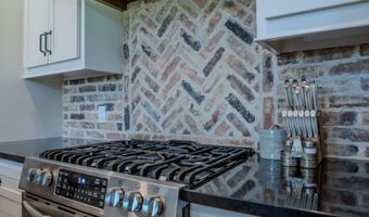 553 Tara Rd, Brandon, MS 39042