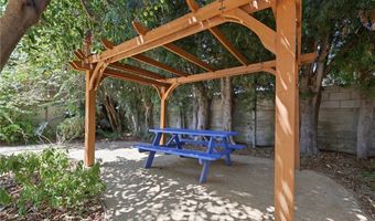 8337 Lennox Ave, Los Angeles, CA 91402