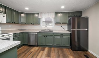 205 W 5th St, Aroma Park, IL 60910