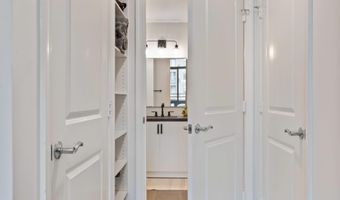 3650 S GLEBE Rd 450, Arlington, VA 22202