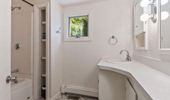 11 Outlet Rd, Augusta, ME 04330