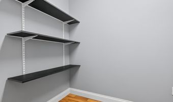 515 E Main St, Anna, OH 45302