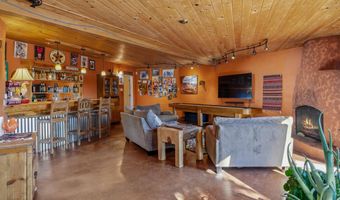 174 Hondo Seco Rd, Arroyo Hondo, NM 87513