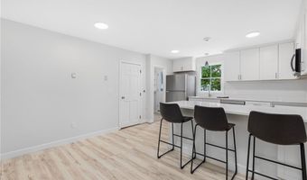 458 Thames St B, Newport, RI 02840