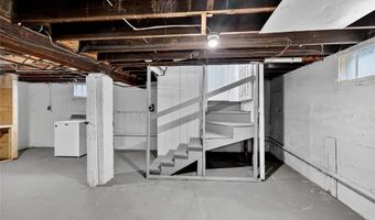 112 Villa Ave, Cranston, RI 02905