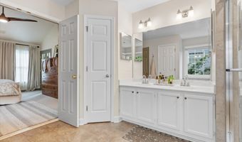 42869 NASHUA St, Ashburn, VA 20147