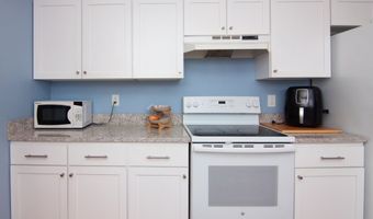 4471 Hillside Ct, Ann Arbor, MI 48105