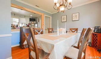 27 Powder Horn Hl, Brookfield, CT 06804