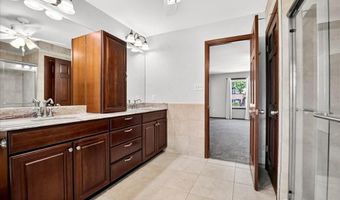 465 Redwood Forest Dr, Ballwin, MO 63021