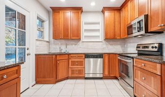 6022 VALLEY VIEW Dr, Alexandria, VA 22310