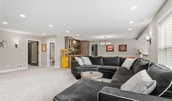 405 Riverside Cir, Anoka, MN 55303