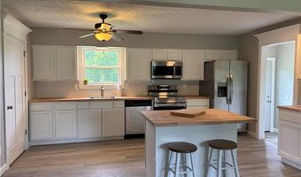 2318 N Lakeview Dr, Austin, IN 47102