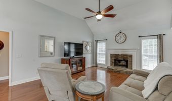 646 Forest Pine Dr, Ball Ground, GA 30107
