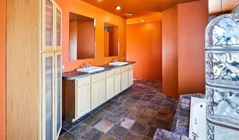 606 Weleka Ln, Carlsbad, NM 88220