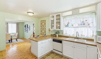 9832 Estrella Dr, Spring Valley, CA 91977