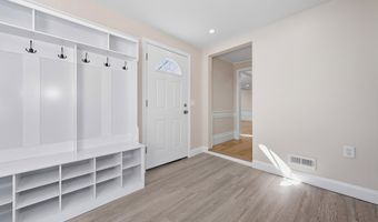 90 Battle St, Bristol, CT 06010