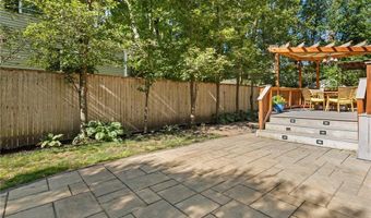 22 Aumond St, Cranston, RI 02905