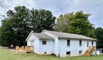 196 Emmanuel Church Rd, Asheboro, NC 27205