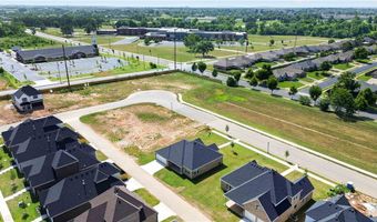 3000 SW Setting Sun Dr, Bentonville, AR 72713